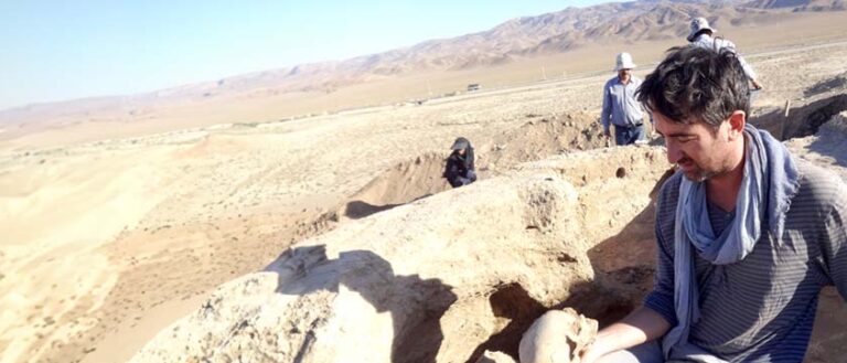 Une porte s’ouvre sur l’histoire de l’Iran – François DESSET